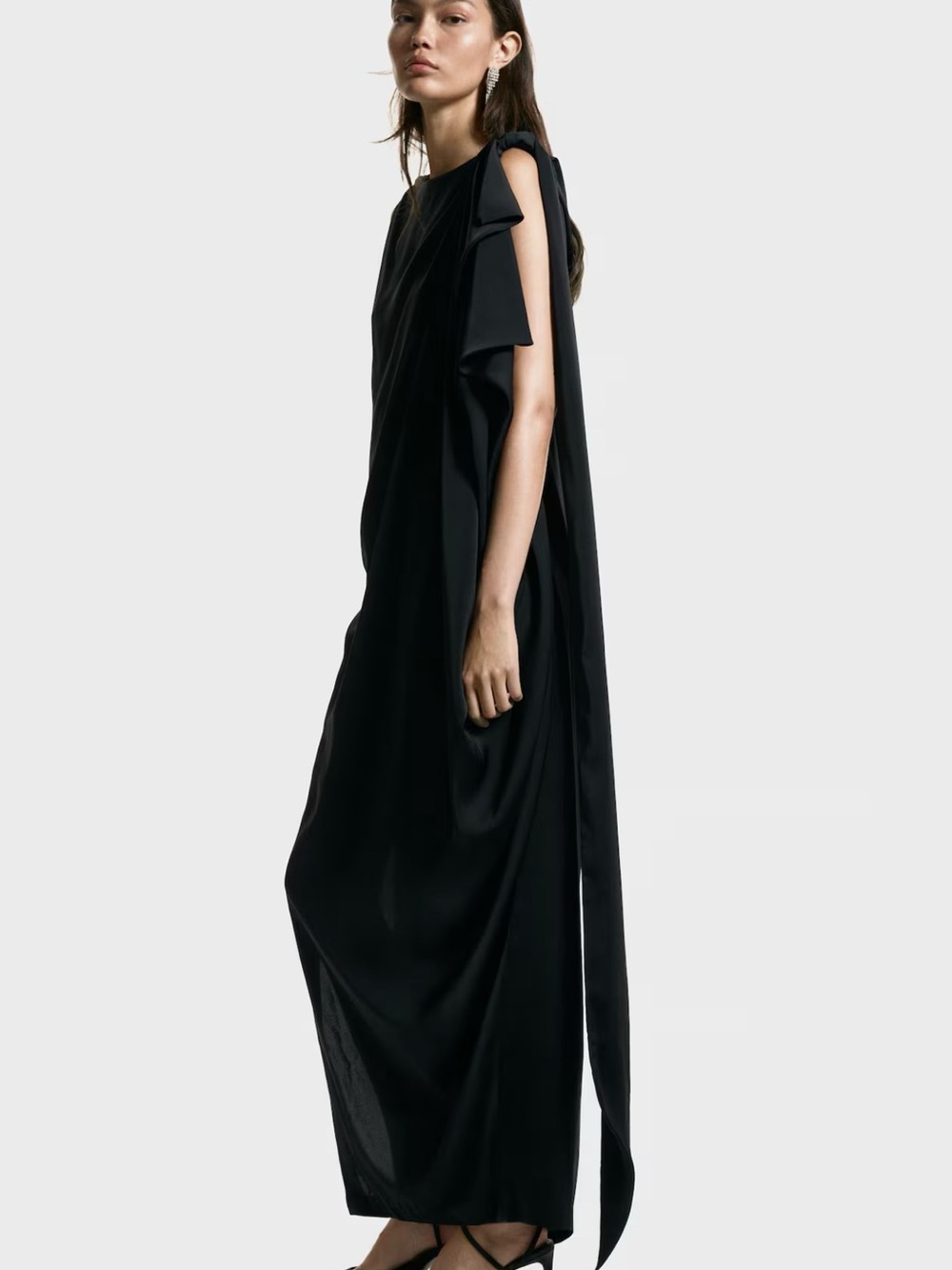 NWT 🔥 H&M Tie Detail Elegant Black Maxi Dress with Draped Shoulder Detail